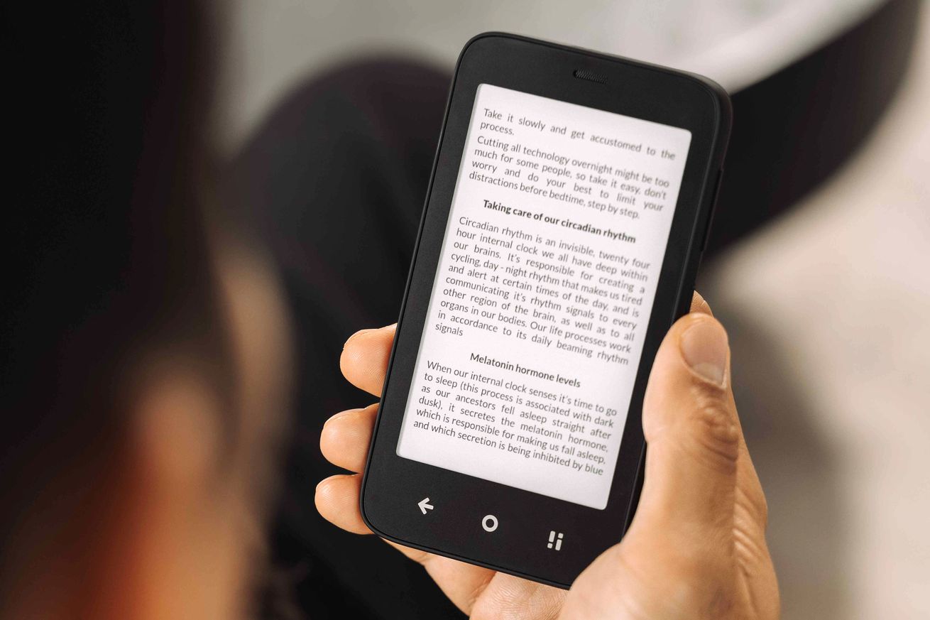 This pocket-friendly e-reader also wants to be your minimalist phone​The Verge –  All Posts​